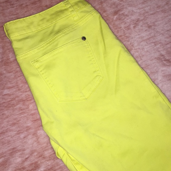 Capris - Picture 3 of 4